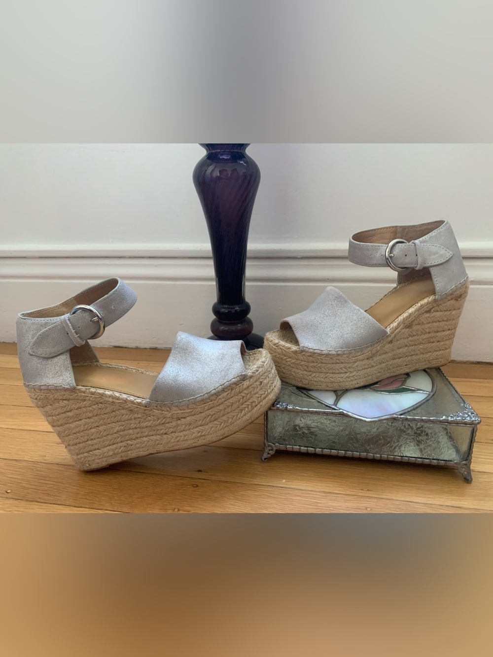 VGUC MARC FISHER MLALIDA Silver Shiny Matt Leather Hi-Wedge Espadrille SZ 8.5M - Picture 2 of 16